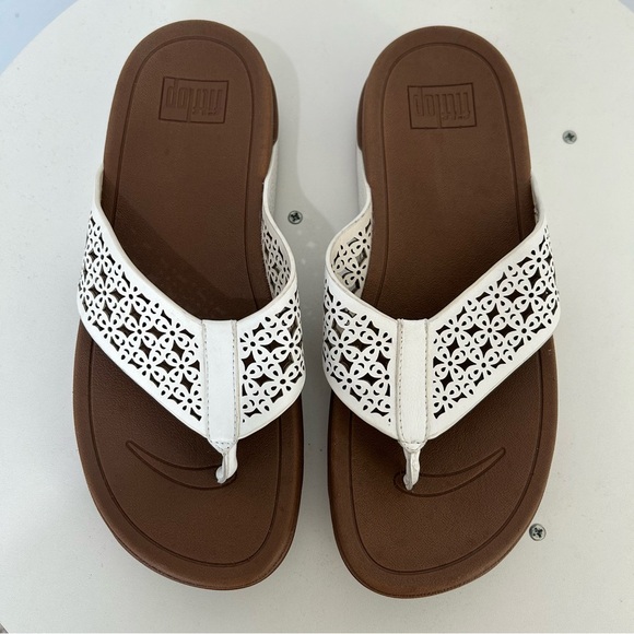 Fitflop Surfa White Floral Lattice Leather Flip Flop Sandals Size 8 NWT - Picture 4 of 7